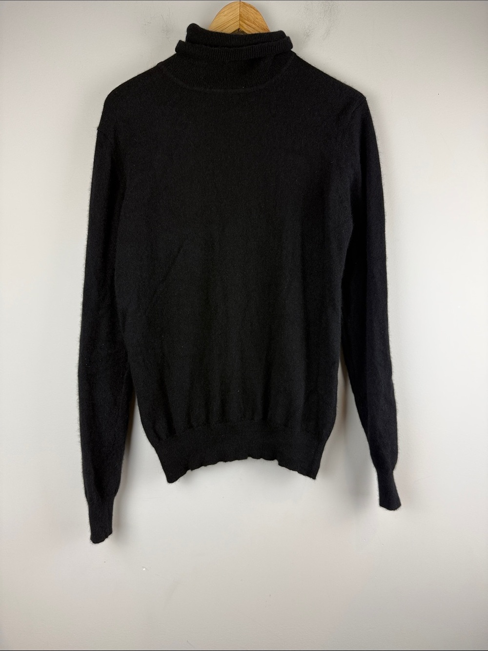 Andrew Christian Cashmere Black Turtleneck Sweater Size Medium